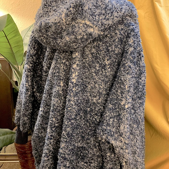 G.I.L.I. Cloud jacket with hood - Picture 7 of 16